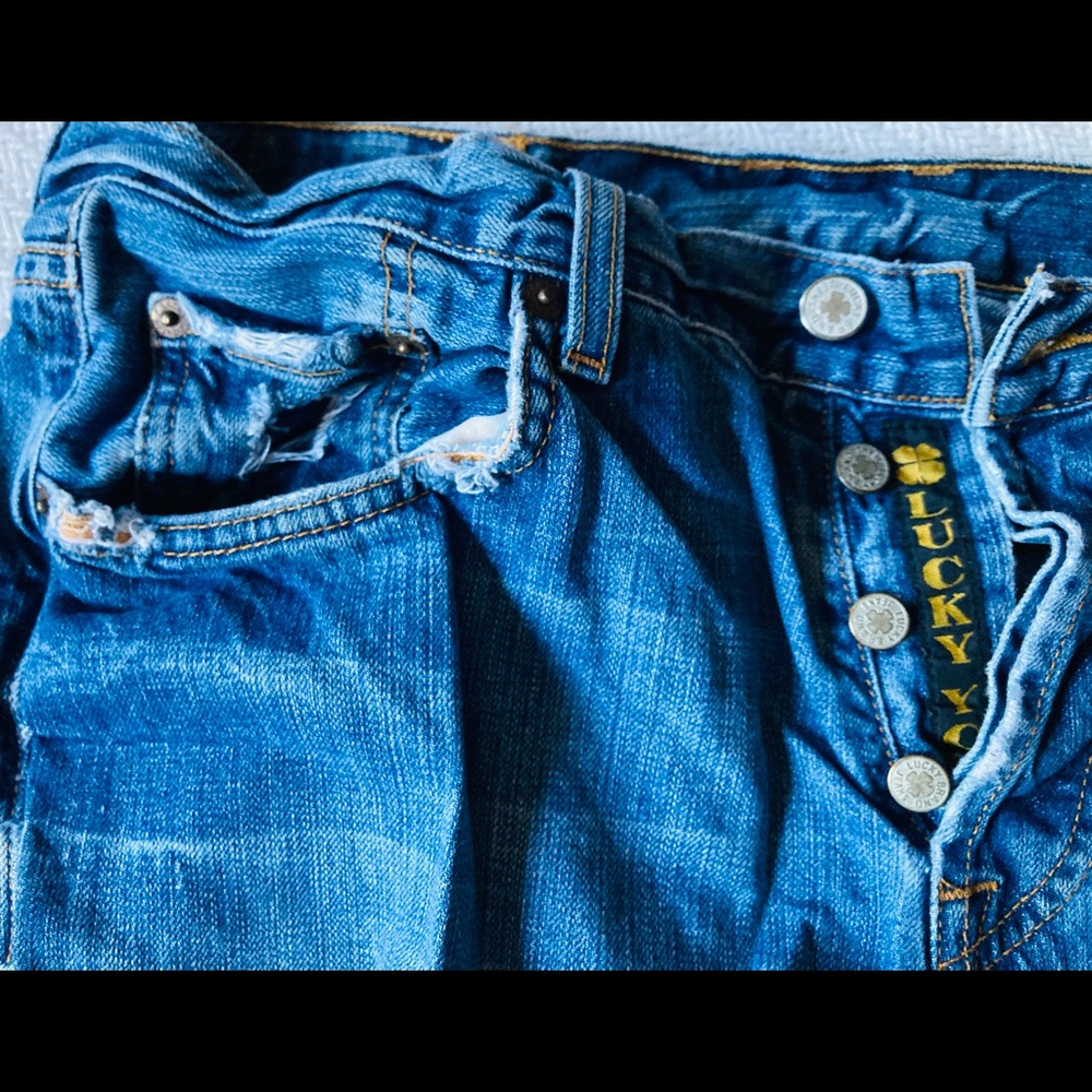 Lucky Brand men’s distressed denim jeans - Picture 9 of 10